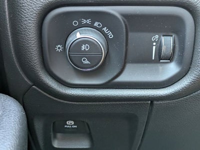 2024 RAM 1500 Tradesman Crew Cab 4x4 5'7' Box