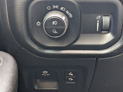 2023 RAM 1500 Big Horn Crew Cab 4x4 5'7' Box