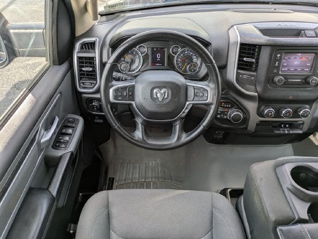2020 RAM 1500 Big Horn Crew Cab 4x4 5'7' Box