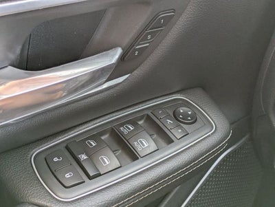 2020 RAM 1500 Laramie Crew Cab 4x4 5'7' Box
