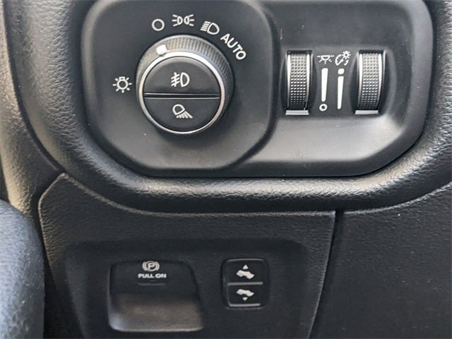 2019 RAM 1500 Big Horn/Lone Star Crew Cab 4x4 6'4' Box