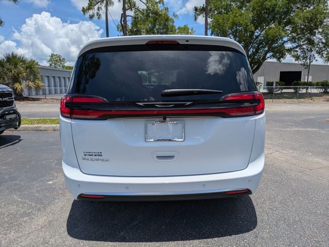 2027 Chrysler Pacifica PACIFICA SELECT