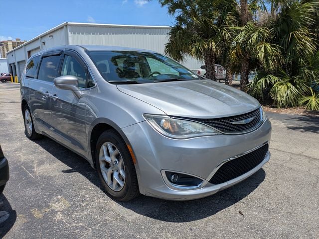 2020 Chrysler Pacifica Touring