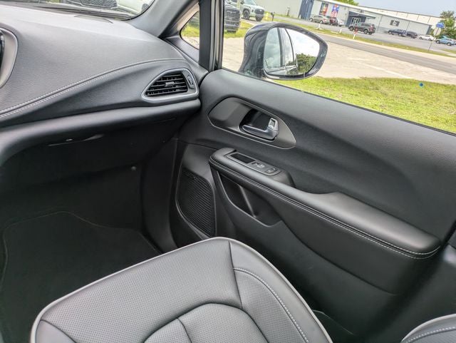 2027 Chrysler Pacifica PACIFICA LIMITED