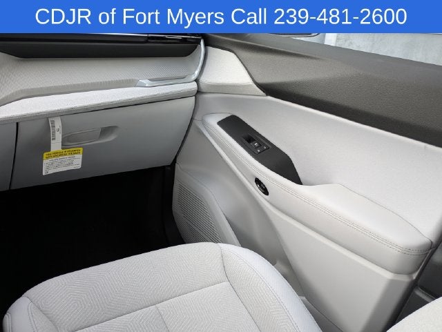 2027 Jeep Cherokee CHEROKEE LAREDO 4X4