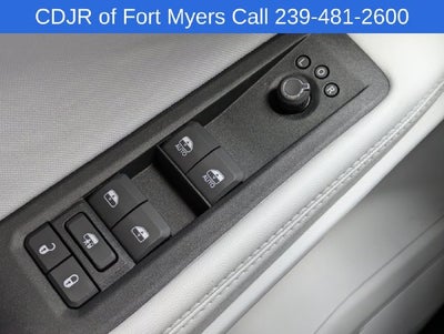2027 Jeep Cherokee CHEROKEE LAREDO 4X4