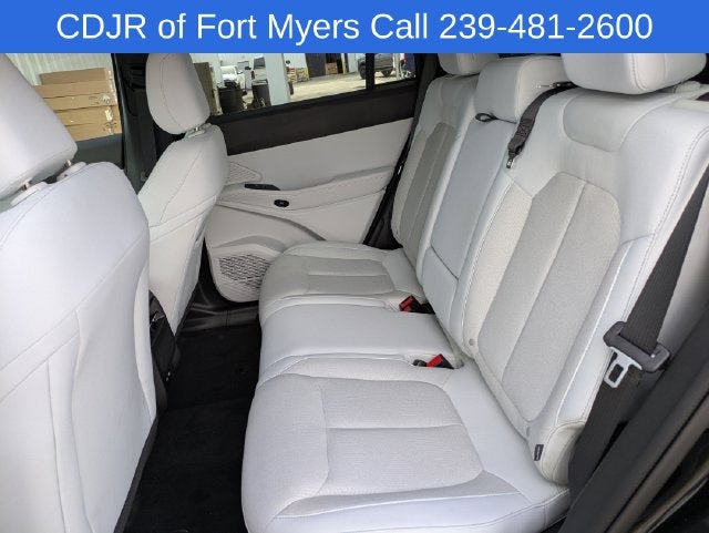 2027 Jeep Cherokee CHEROKEE LAREDO 4X4