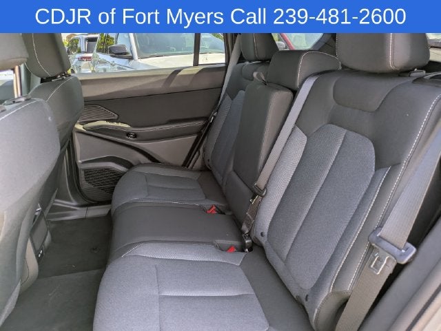2027 Jeep Cherokee CHEROKEE LAREDO 4X4