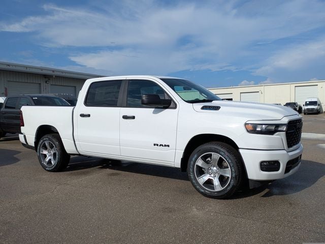 2026 RAM Ram 1500 RAM 1500 EXPRESS CREW CAB 4X2 5'7' BOX