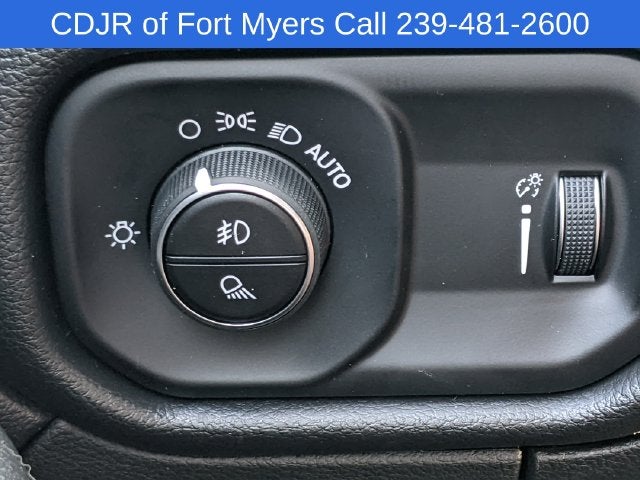 2027 RAM Ram 2500 RAM 2500 TRADESMAN CREW CAB 4X4 8' BOX