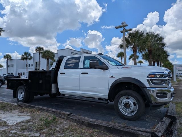 2026 RAM Ram 5500 Chassis Cab RAM 5500 TRADESMAN CHASSIS CREW CAB 4X4 84' CA