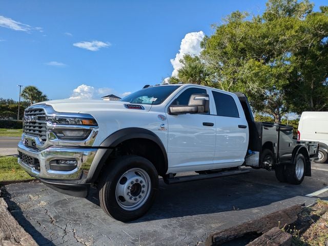 2026 RAM Ram 5500 Chassis Cab RAM 5500 TRADESMAN CHASSIS CREW CAB 4X4 84' CA