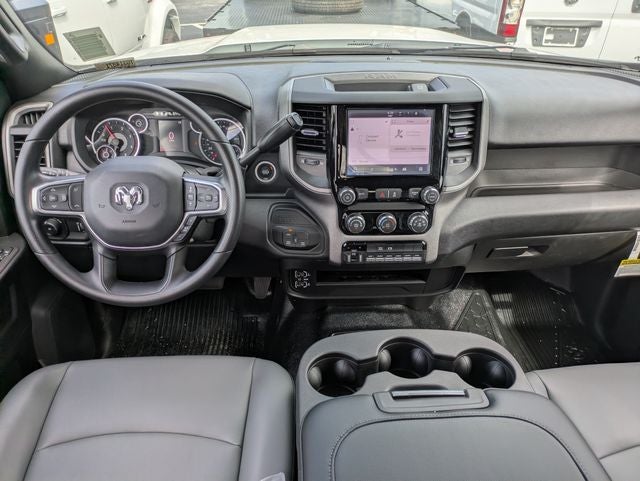 2026 RAM Ram 5500 Chassis Cab RAM 5500 TRADESMAN CHASSIS CREW CAB 4X4 84' CA