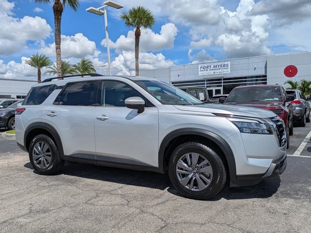 2025 Nissan Pathfinder SV FWD