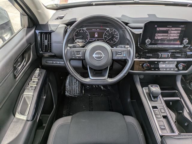 2025 Nissan Pathfinder SV FWD