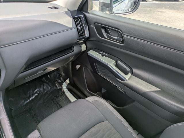 2025 Nissan Pathfinder SV FWD