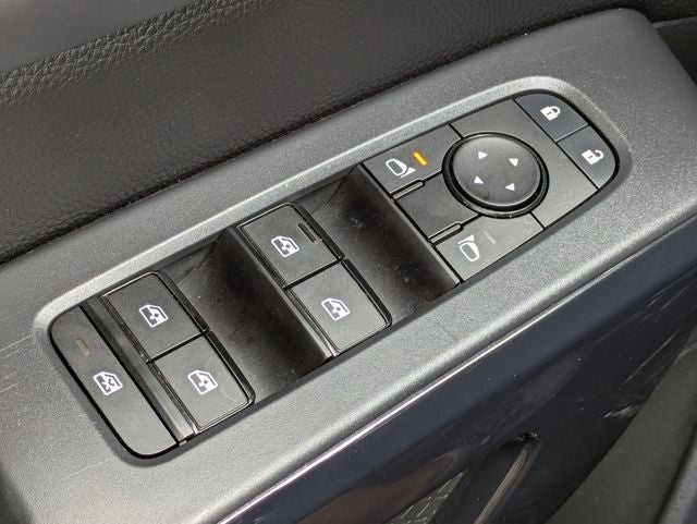 2025 Nissan Pathfinder SV FWD