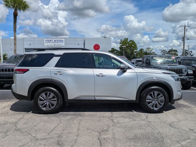 2025 Nissan Pathfinder SV FWD