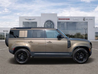 2025 Land Rover Defender 110 P300