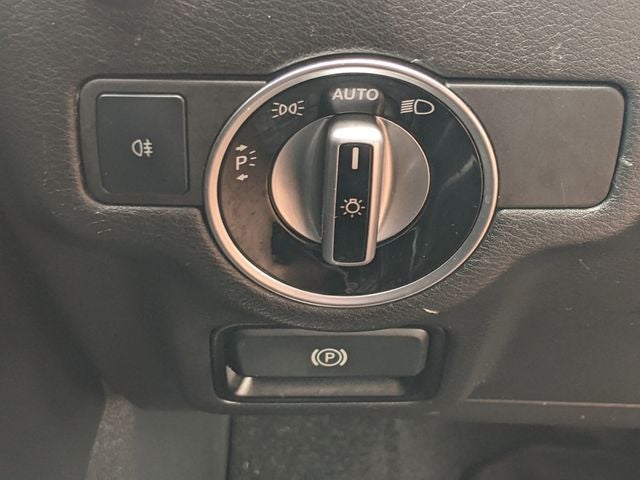 2018 INFINITI QX30 Base