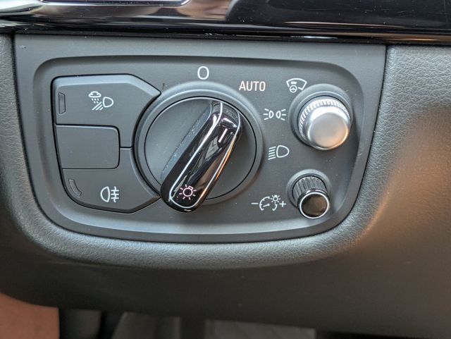 2017 Audi A8 L L 3.0T (Tiptronic) (No Longer Available for Ordering)